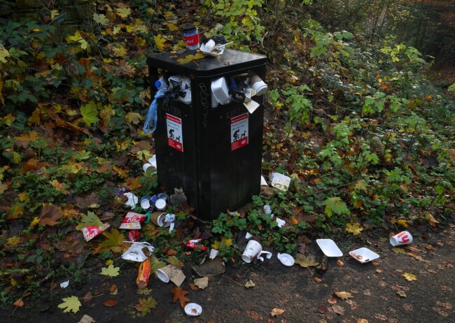 bin-4665444_1280 Rubbish bin over flowing on a public footpath